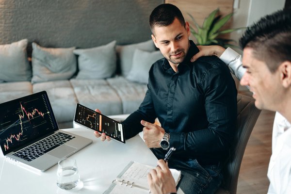 Drones tethered : la surveillance aérienne à durée illimitée